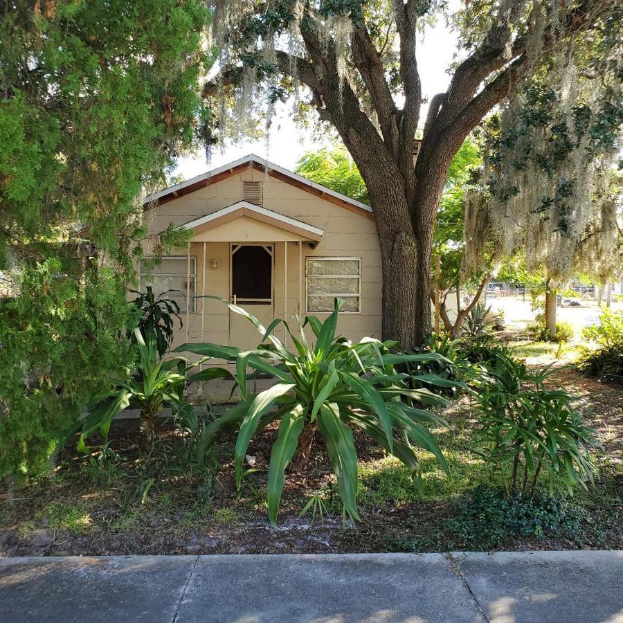 1 Beige Cozy Bungalow Or 1 White Cozy Efficiency Cottage In Titusville Exteriér fotografie