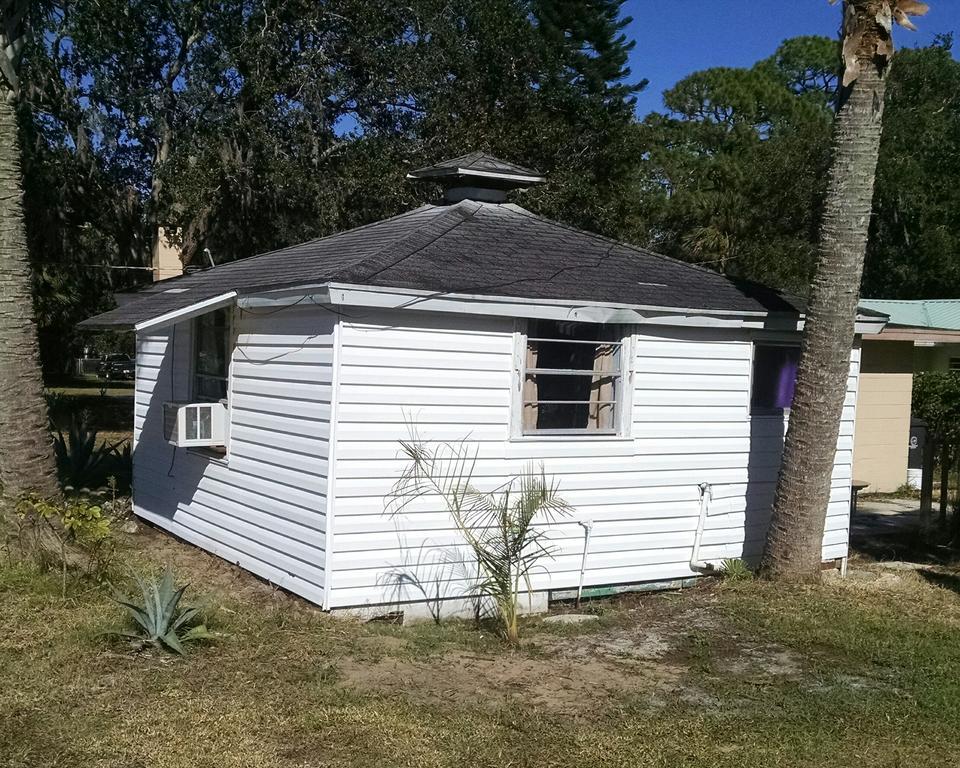 1 Beige Cozy Bungalow Or 1 White Cozy Efficiency Cottage In Titusville Exteriér fotografie
