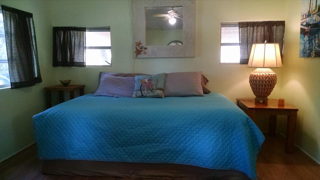 1 Beige Cozy Bungalow Or 1 White Cozy Efficiency Cottage In Titusville Exteriér fotografie