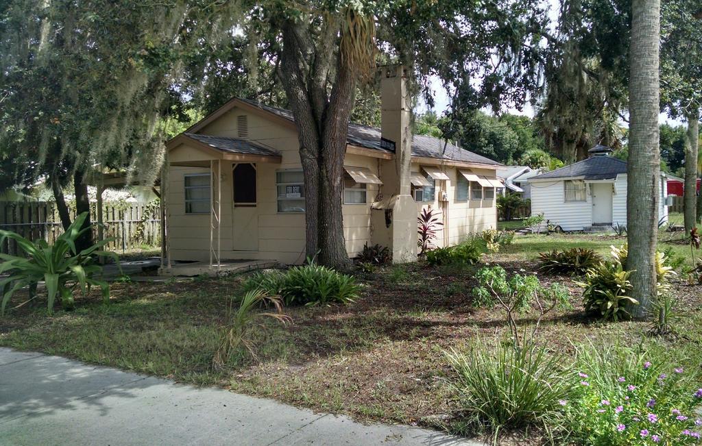1 Beige Cozy Bungalow Or 1 White Cozy Efficiency Cottage In Titusville Exteriér fotografie