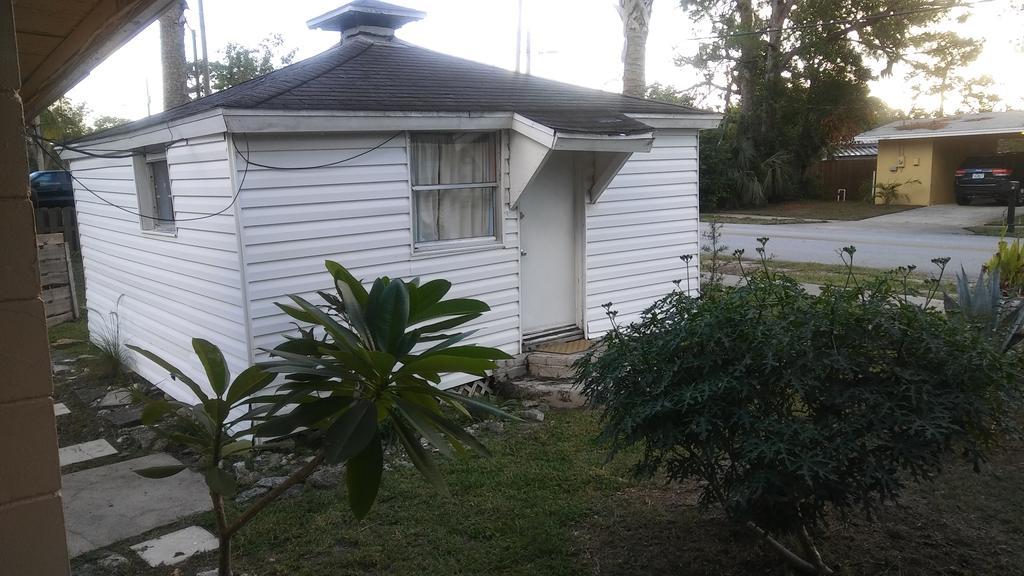 1 Beige Cozy Bungalow Or 1 White Cozy Efficiency Cottage In Titusville Exteriér fotografie