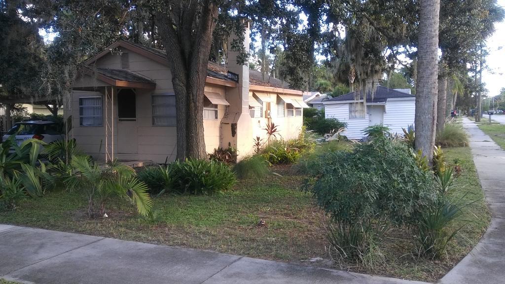 1 Beige Cozy Bungalow Or 1 White Cozy Efficiency Cottage In Titusville Exteriér fotografie