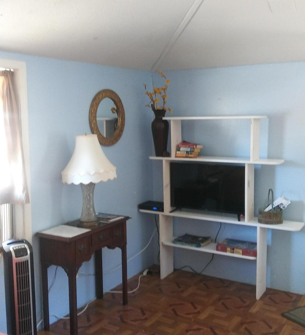 1 Beige Cozy Bungalow Or 1 White Cozy Efficiency Cottage In Titusville Exteriér fotografie